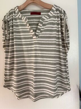 Striped V-Neck Short Sleeve Jersey Top - Cream & Green